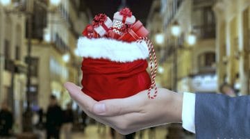 Feature | christmas gift hand keep give | What Are The Gift Tax Limits This 2018? | gift tax limit